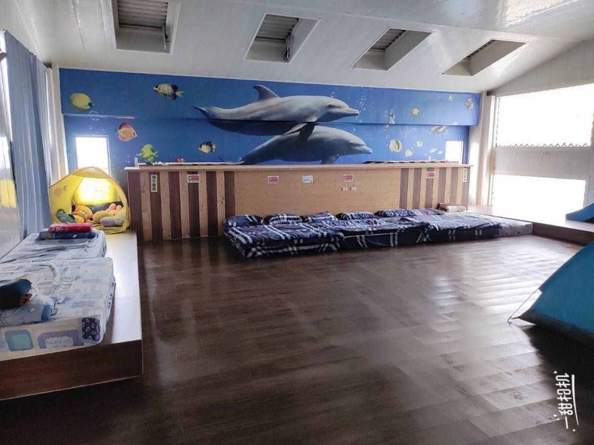 Dolphin Castle Bed & Breakfast Donggang Bagian luar foto
